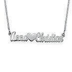 カップルのネームネックレス